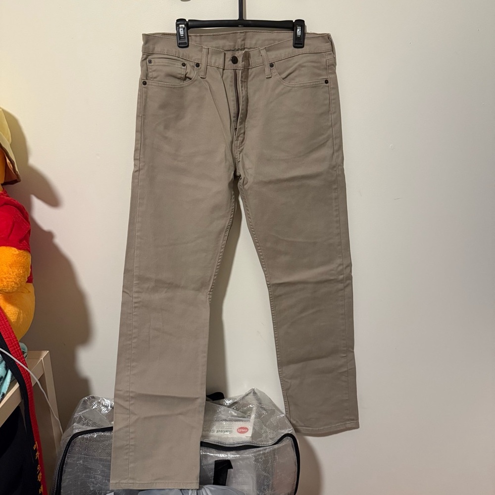 THREE levis pants